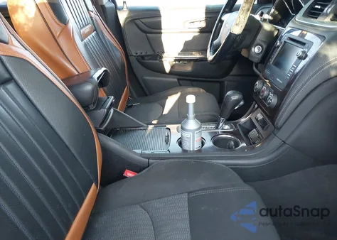 2015 Chevrolet Traverse 1Lt z USA, uszkodzony, nr VIN 1GNKRGKD2FJ131688